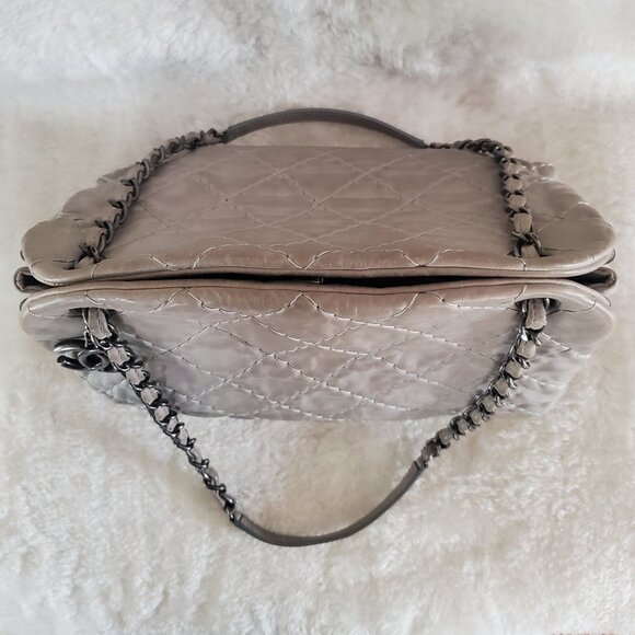 VINTAGE CHANEL Shoulder Bag, Light Gray Leather - Picture 3 of 16